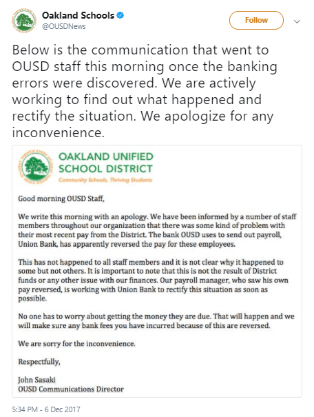 Captura de pantalla del tuit enviado por el Distrito Escolar de Oakland después de que un error humano provocara un problema de tramitación del día de pago